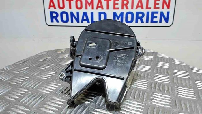 Usagé Couvercle de distribution Ford Focus 4 1.0 Ti-VCT EcoBoost 12V 125 Prix € 10,00 Règlement à la marge proposé par Automaterialen Ronald Morien B.V.