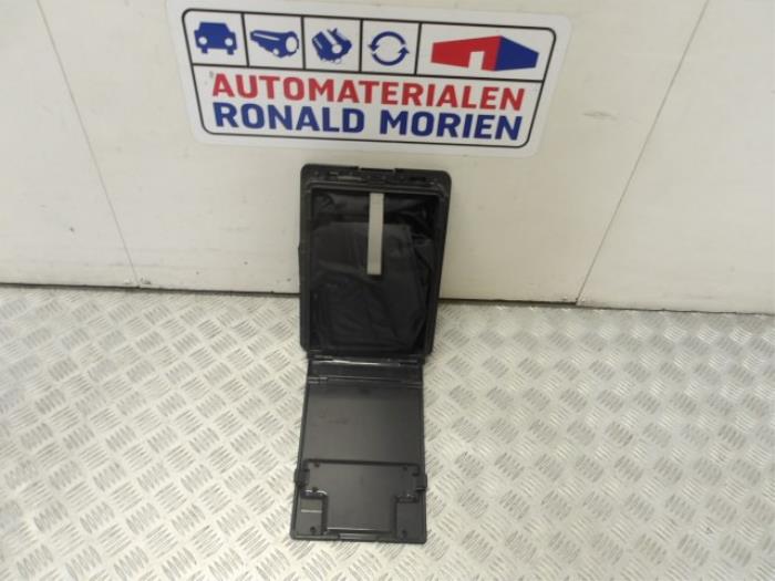 Gebrauchte Sonstige Volkswagen Phaeton (3D) 4.2 V8 40V 4Motion Preis € 75,00 Margenregelung angeboten von Automaterialen Ronald Morien B.V.
