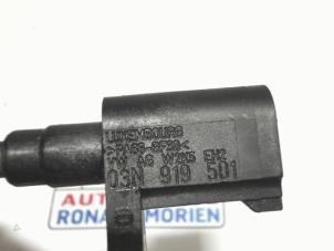 Engine temperature sensor from a Volkswagen Passat Variant (3G5) 2.0 TDI BiTurbo 16V 4Motion 2018
