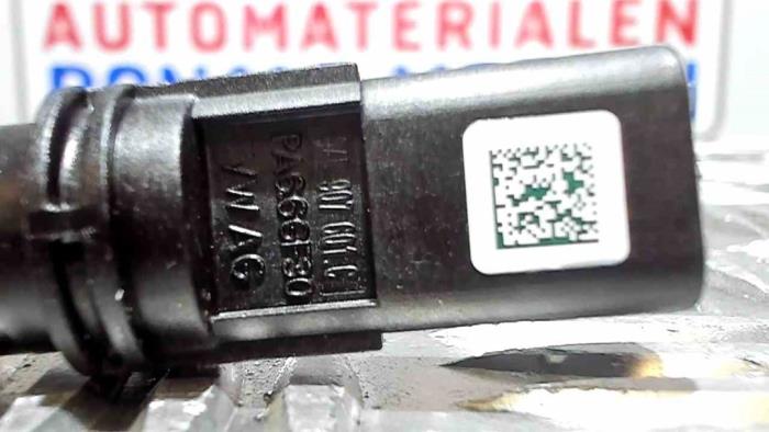 Kamaxelsensor från en Volkswagen Golf VIII Variant (GC5) 2.0 TDI BlueMotion 16V 2021