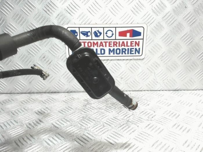 Fuel line from a Volkswagen Golf VII (AUA) 1.6 TDI 16V 2018