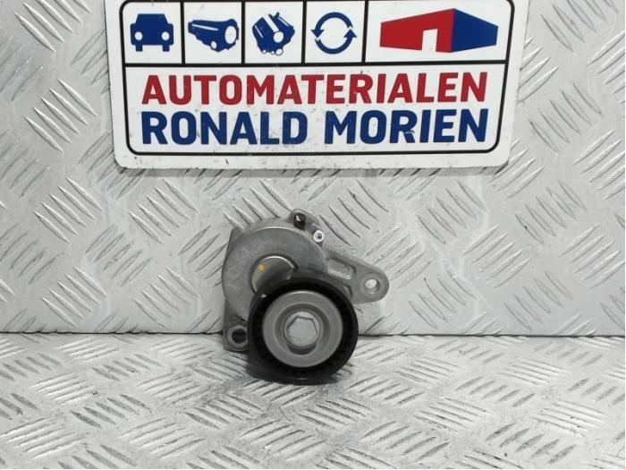 Usados Rodillo tensor correa múltiple Volkswagen Golf VII (AUA) 1.6 TDI 16V Precio € 25,00 IVA incluido ofrecido por Automaterialen Ronald Morien B.V.