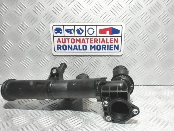 Thermostat housing Volkswagen Golf VII 1.6 TDI 16V 04L121071E CXX