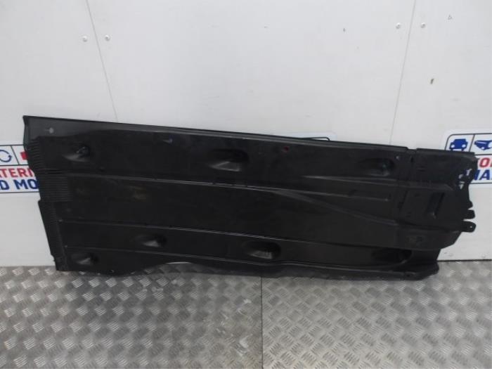 Bash plate from a Volkswagen Golf VII (AUA) 1.6 TDI 4Motion 16V 2016