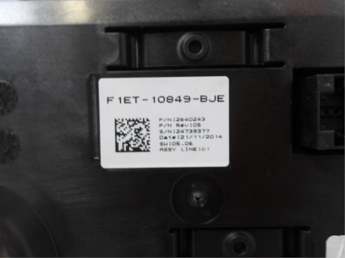 Cuentakilómetros de un Ford Focus 3 Wagon 1.0 Ti-VCT EcoBoost 12V 125 2015