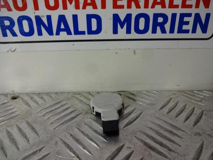 Gebrauchte Regensensor Ford Focus 3 Wagon 1.0 Ti-VCT EcoBoost 12V 125 Preis € 25,00 Margenregelung angeboten von Automaterialen Ronald Morien B.V.
