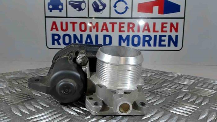 Usagé Boitier papillon Citroen C4 Picasso (3D/3E) 1.2 12V PureTech 130 Prix € 35,00 Règlement à la marge proposé par Automaterialen Ronald Morien B.V.