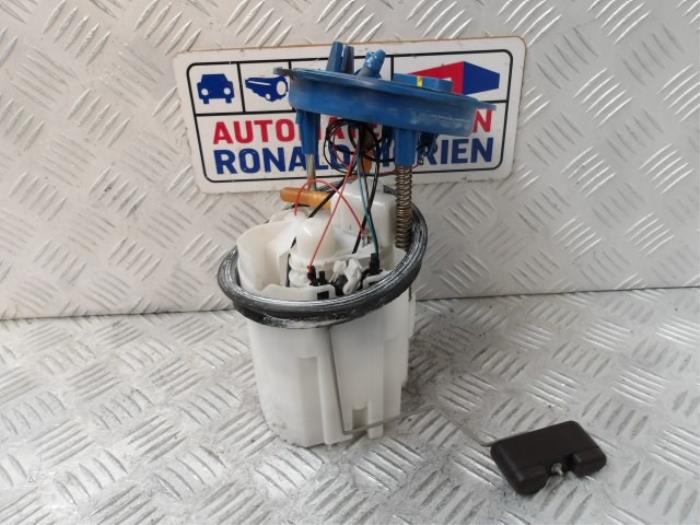 Begagnade Bensinpump Seat Ateca (5FPX) 1.0 TSI 12V Pris € 49,00 Marginaltabell erbjuds av Automaterialen Ronald Morien B.V.