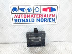 Used Central door locking module Audi Q5 (8RB) 3.0 TDI V6 24V Quattro Price € 29,00 Margin scheme offered by Automaterialen Ronald Morien B.V.
