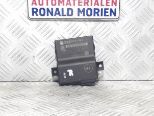 Używane Modul gateway Audi Q5 (8RB) 3.0 TDI V6 24V Quattro Cena € 75,00 Procedura marży oferowane przez Automaterialen Ronald Morien B.V.