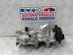 Used Water pump Volkswagen Golf VIII (CD1) 1.5 eTSI 16V Price € 85,00 Inclusive VAT offered by Automaterialen Ronald Morien B.V.