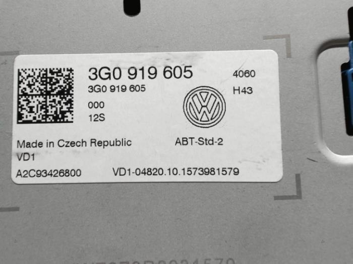 Pantalla interior de un Volkswagen Golf VII (AUA) 1.6 TDI BlueMotion 16V 2015