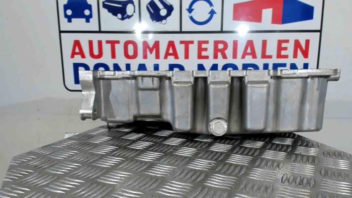 Used Sump Volkswagen Golf V 4Motion (1K1) 1.9 TDI Price € 35,00 Margin scheme offered by Automaterialen Ronald Morien B.V.