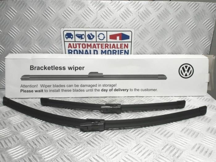 Juego de hojas de limpiaparabrisas de un Volkswagen Golf VII (AUA) 1.6 TDI BlueMotion 16V 2016