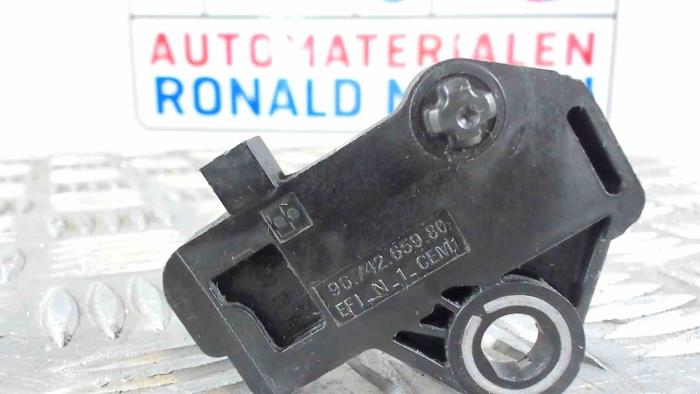 Usados Sensor BDP Ford Kuga II (DM2) 2.0 TDCi 16V 150 4x4 Van Precio € 15,00 Norma de margen ofrecido por Automaterialen Ronald Morien B.V.