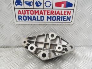 Used Gearbox mount Volvo V40 Cross Country (MZ) 2.0 T3 16V Price € 15,00 Margin scheme offered by Automaterialen Ronald Morien B.V.