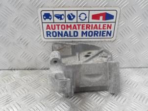 Used Engine mount Volvo V40 Cross Country (MZ) 2.0 T3 16V Price € 20,00 Margin scheme offered by Automaterialen Ronald Morien B.V.