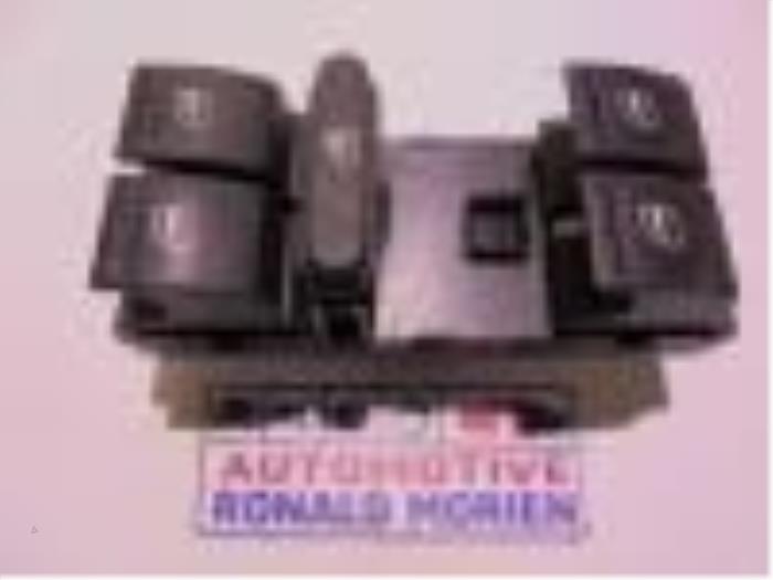 Usados Interruptor combinado de ventanillas Volkswagen Polo V (6R) 1.4 GTI 16V Precio € 9,95 Norma de margen ofrecido por Automaterialen Ronald Morien B.V.