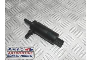 Used Headlight washer pump Volkswagen Polo V (6R) 1.4 GTI 16V Price € 19,00 Margin scheme offered by Automaterialen Ronald Morien B.V.
