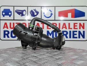 New Turbo pipe Renault Trafic Passenger (1JL/2JL/3JL/4JL) 1.6 dCi 95 Price € 45,00 Inclusive VAT offered by Automaterialen Ronald Morien B.V.