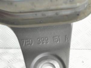 Engine mount from a Volkswagen Transporter/Caravelle T6 2.0 TDI 150 2022