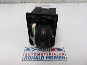 Używane Przelacznik reflektora LHV Audi A4 (B8) 1.8 TFSI 16V Cena € 9,99 Procedura marży oferowane przez Automaterialen Ronald Morien B.V.