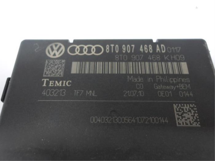 Gateway module from a Audi A4 (B8) 1.8 TFSI 16V 2011