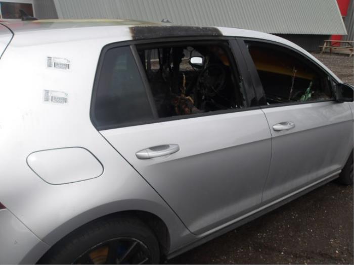 Drzwi prawe tylne wersja 4-drzwiowa z Volkswagen Golf VII (AUA) 1.4 GTE 16V 2015