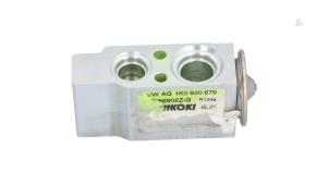Begagnade Luftkonditioneringsregulator Volkswagen Scirocco (137/13AD) 2.0 TSI 16V Pris € 19,00 Marginaltabell erbjuds av Automaterialen Ronald Morien B.V.