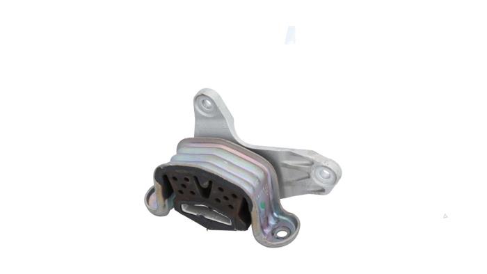 Usagé Support moteur Volkswagen Transporter/Caravelle T6 2.0 TDI 150 Prix € 25,00 Prix TTC proposé par Automaterialen Ronald Morien B.V.