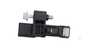 Usados Sensor de cigüeñal Peugeot 3008 II (M4/MC/MJ/MR) 1.6 e-THP 165 16V Precio € 20,00 IVA incluido ofrecido por Automaterialen Ronald Morien B.V.