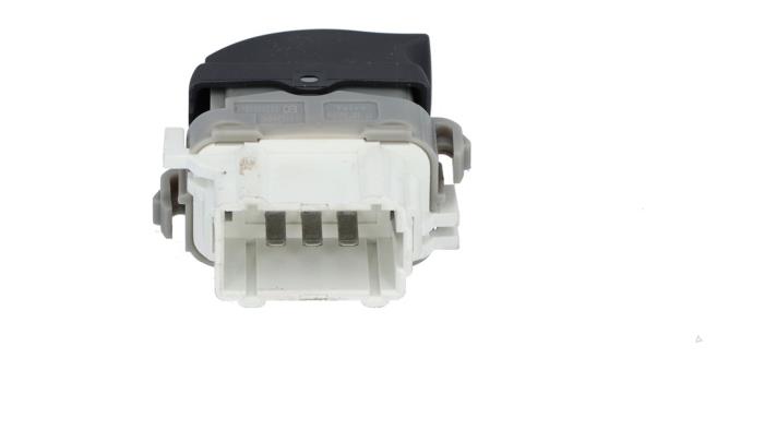 Usados Interruptor de ventanilla eléctrica Renault Megane II Grandtour (KM) 2.0 16V Precio € 5,00 Norma de margen ofrecido por Automaterialen Ronald Morien B.V.