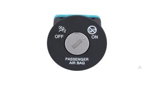 Begagnade Airbag-brytare Kia Picanto (JA) 1.0 DPi 12V Pris € 19,00 Marginaltabell erbjuds av Automaterialen Ronald Morien B.V.