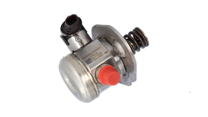 Usagé Pompe essence BMW 2 serie Active Tourer (F45) 216i 1.5 TwinPower Turbo 12V Prix € 100,00 Règlement à la marge proposé par Automaterialen Ronald Morien B.V.