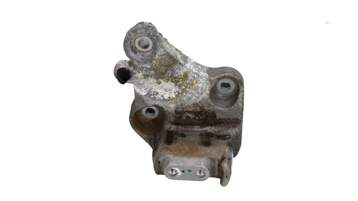 Usagé Support moteur Opel Combo Cargo 1.6 CDTI 100 Prix € 20,00 Règlement à la marge proposé par Automaterialen Ronald Morien B.V.