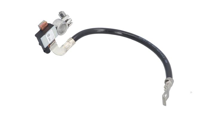 Gebrauchte Batteriepol BMW 2 serie (F22) 218i 1.5 TwinPower Turbo 12V Preis € 59,00 Mit Mehrwertsteuer angeboten von Automaterialen Ronald Morien B.V.