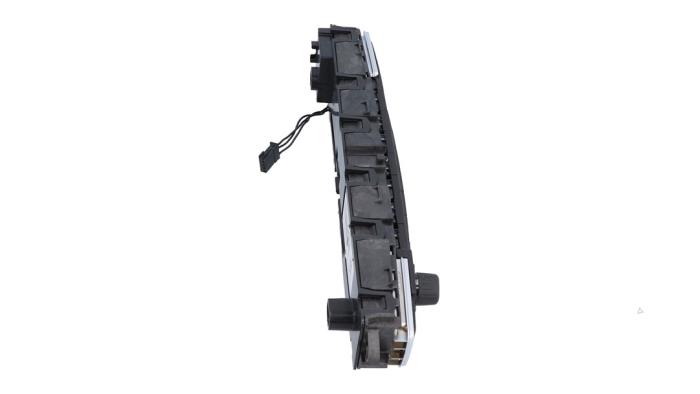 Używane Panel obslugi radia BMW 2 serie (F22) 218i 1.5 TwinPower Turbo 12V Cena € 144,99 Z VAT oferowane przez Automaterialen Ronald Morien B.V.