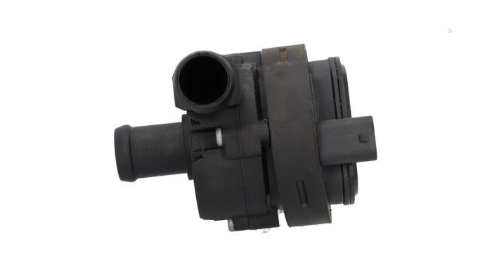 Begagnade Extra vattenpump Audi A3 Sportback (8VA/8VF) 1.8 TFSI 16V Pris € 25,00 Marginaltabell erbjuds av Automaterialen Ronald Morien B.V.