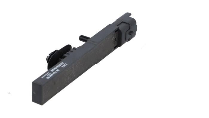 Używane Antena Citroen DS5 (KD/KF) 2.0 165 HYbrid4 16V Cena € 7,50 Procedura marży oferowane przez Automaterialen Ronald Morien B.V.