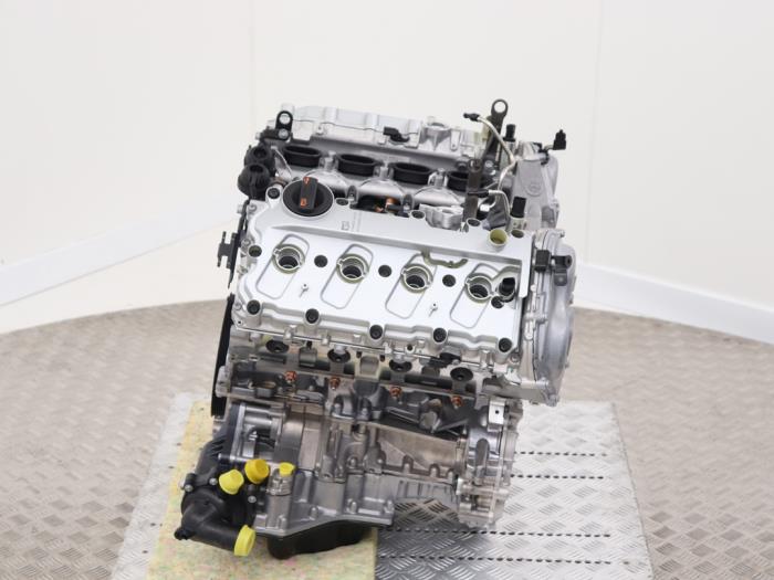 Engine from a Audi Q7 (4LB) 4.2 FSI V8 32V 2014
