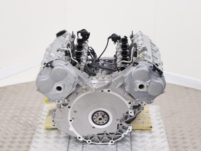 Engine from a Audi Q7 (4LB) 4.2 FSI V8 32V 2014