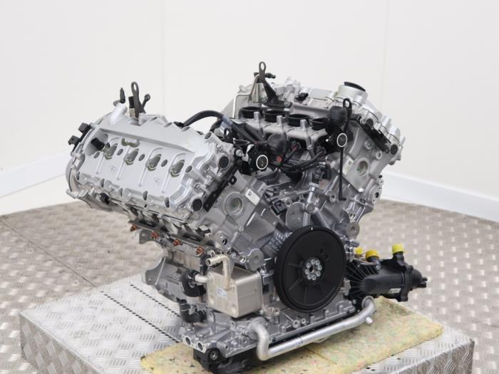 Engine from a Audi Q7 (4LB) 4.2 FSI V8 32V 2014