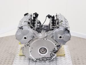 Engine from a Audi Q7 (4LB) 4.2 FSI V8 32V 2014