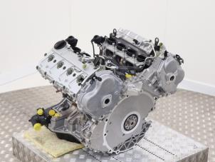 Engine from a Audi Q7 (4LB) 4.2 FSI V8 32V 2014