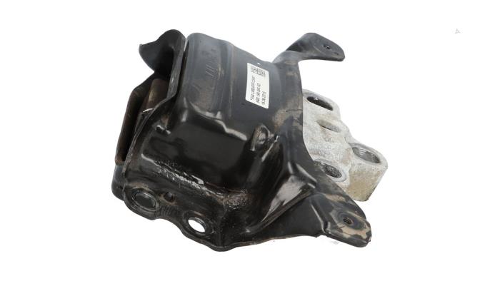 Used Engine mount Volkswagen Passat Variant (3G5) 2.0 TDI 16V 150 4Motion Price € 25,00 Inclusive VAT offered by Automaterialen Ronald Morien B.V.