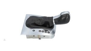 Usados Funda de palanca de cambios Volkswagen Jetta IV (162/16A) 1.4 TSI Hybrid 16V Precio € 95,00 Norma de margen ofrecido por Automaterialen Ronald Morien B.V.
