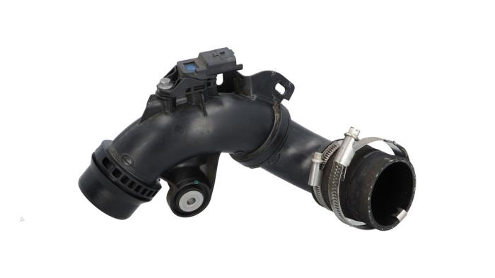 Gebrauchte Intercooler Rohr Opel Corsa V 1.2 12V 100 Preis € 25,00 Margenregelung angeboten von Automaterialen Ronald Morien B.V.