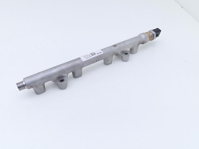 Usagé Distributeur de carburant Volkswagen Golf VIII (CD1) 1.5 eTSI 16V Prix € 29,00 Règlement à la marge proposé par Automaterialen Ronald Morien B.V.