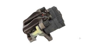 Begagnade Bakre bromsok, vänster Volkswagen Golf VIII (CD1) 1.5 eTSI 16V Pris € 95,00 Marginaltabell erbjuds av Automaterialen Ronald Morien B.V.