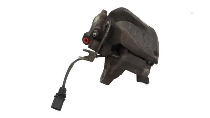 Usagé Etrier de frein avant gauche Audi A4 (B9) 1.4 TFSI 16V Prix € 35,00 Règlement à la marge proposé par Automaterialen Ronald Morien B.V.